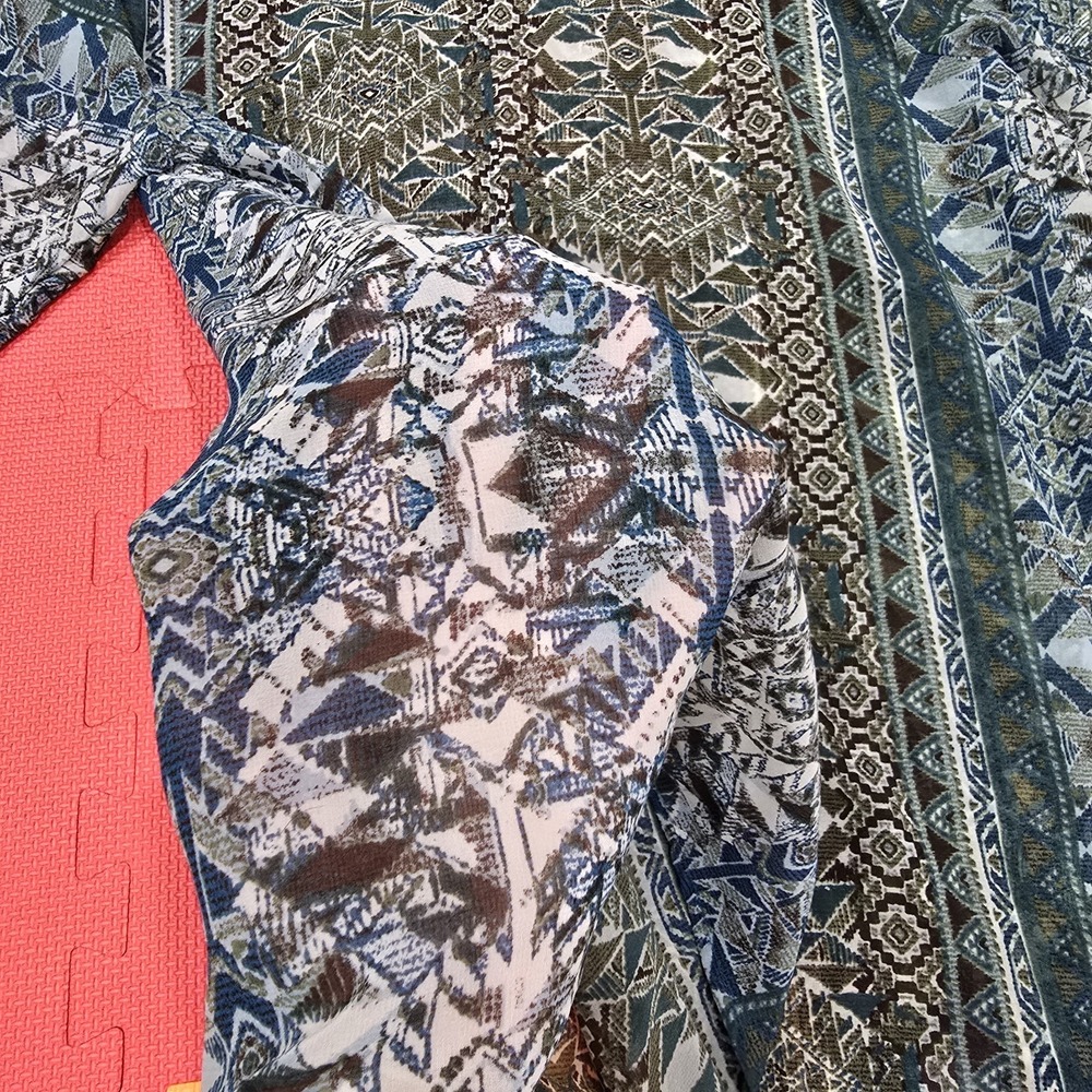 One World Women XL Top Blue Green Geometric Print V-Neck Sheer Boho Peasant... - Picture 8 of 9
